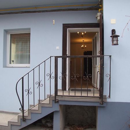 Blue House Hotel Brasov Ngoại thất bức ảnh