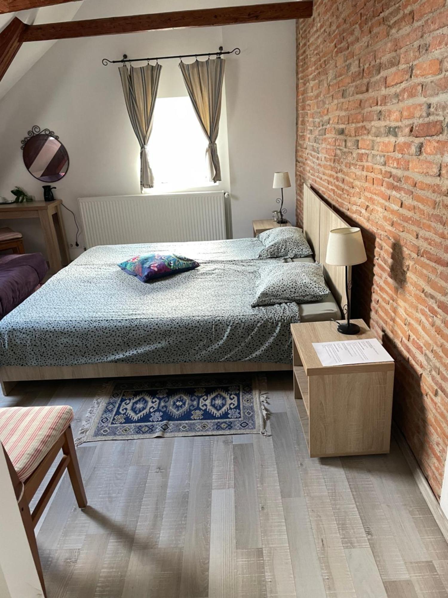 Blue House Hotel Brasov Ngoại thất bức ảnh