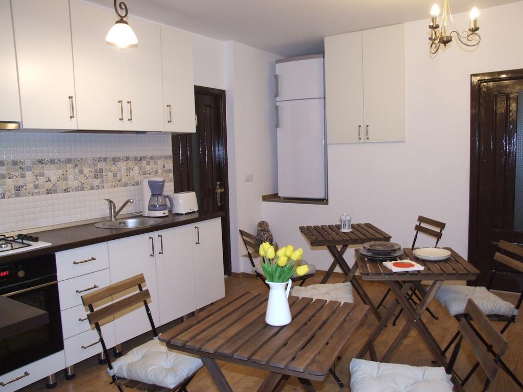 Blue House Hotel Brasov Ngoại thất bức ảnh