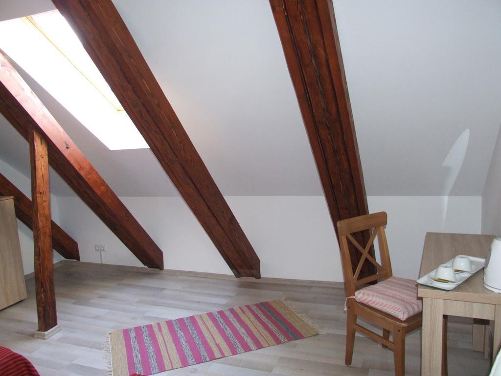 Blue House Hotel Brasov Ngoại thất bức ảnh