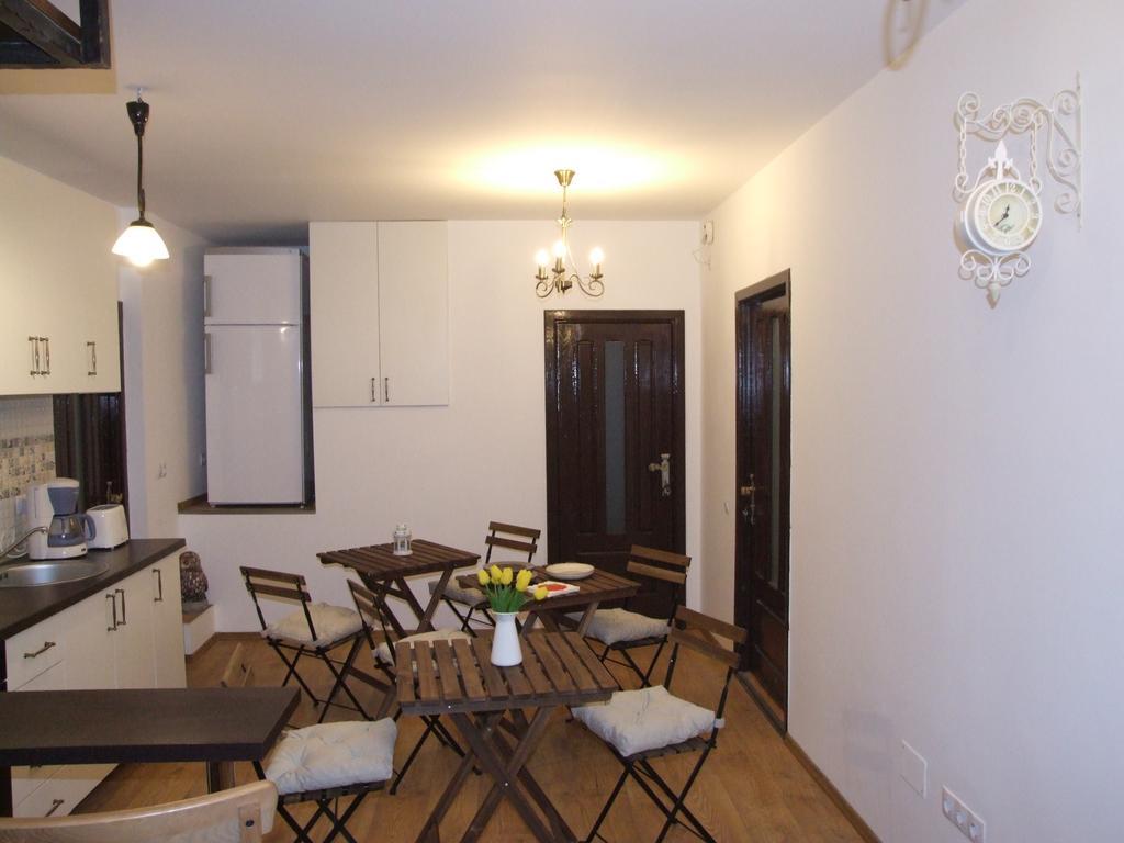 Blue House Hotel Brasov Ngoại thất bức ảnh