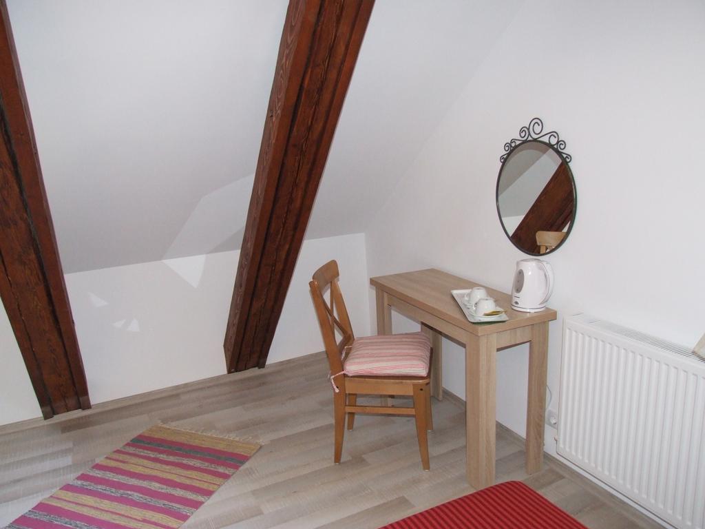 Blue House Hotel Brasov Ngoại thất bức ảnh