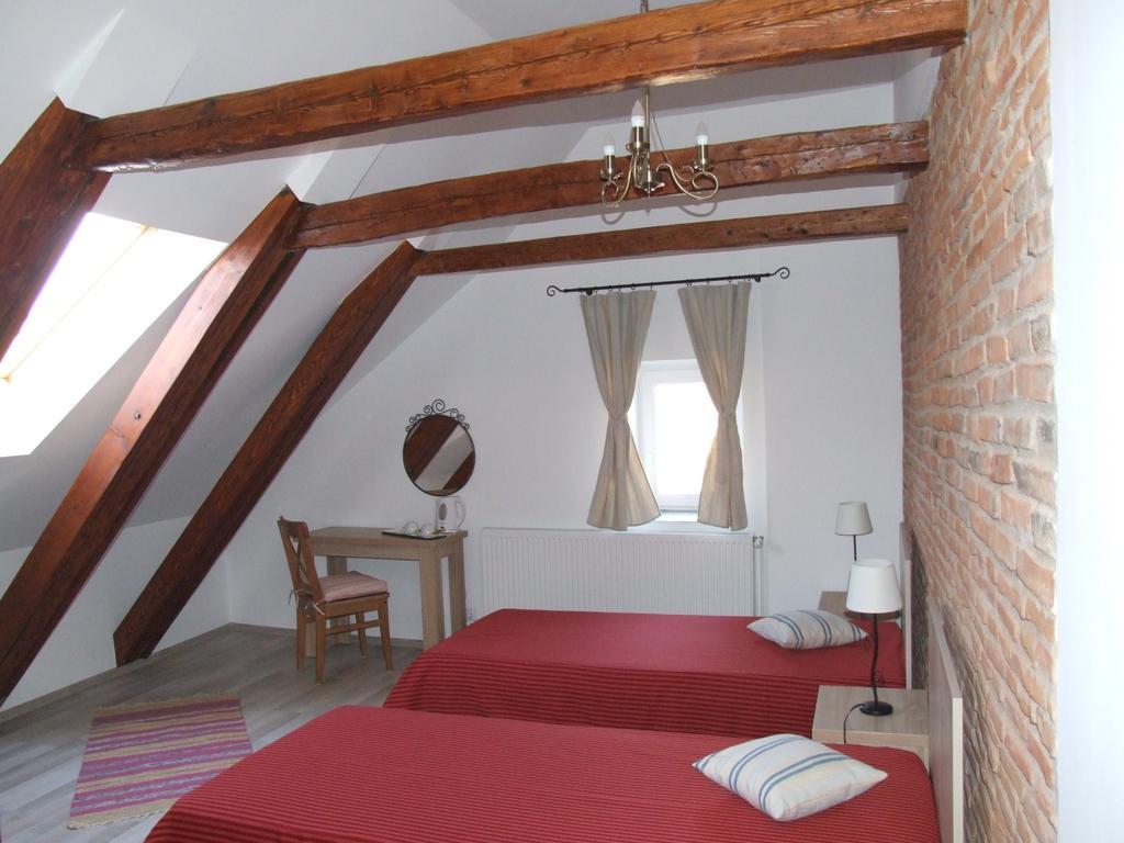 Blue House Hotel Brasov Ngoại thất bức ảnh
