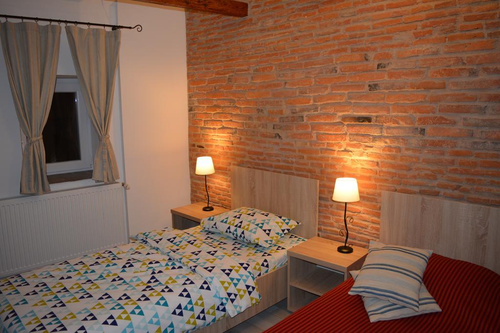 Blue House Hotel Brasov Ngoại thất bức ảnh