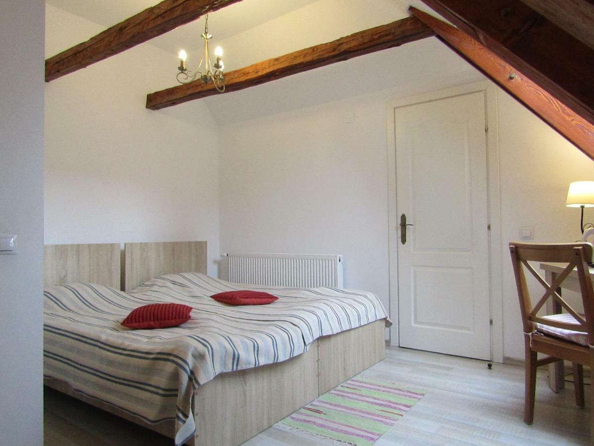 Blue House Hotel Brasov Ngoại thất bức ảnh
