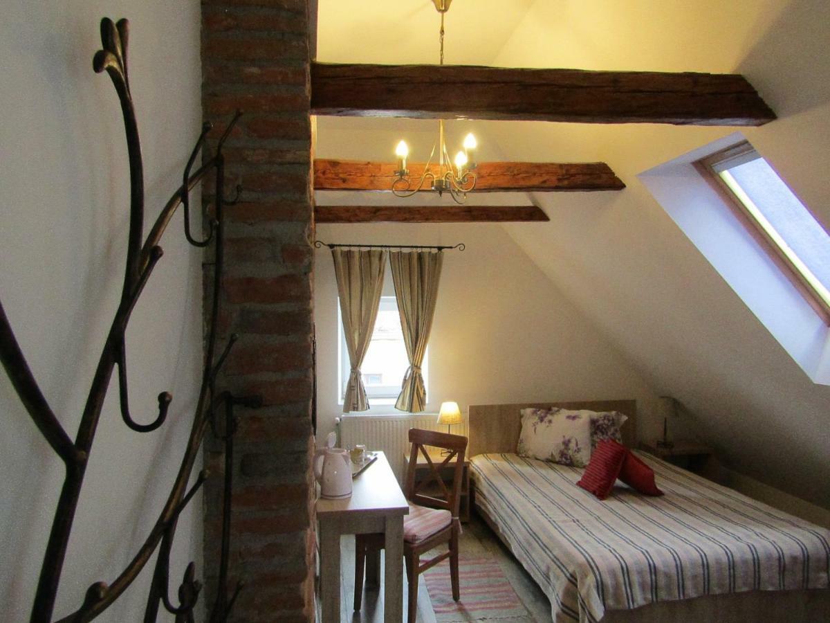 Blue House Hotel Brasov Ngoại thất bức ảnh