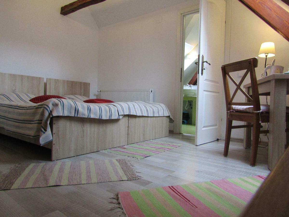 Blue House Hotel Brasov Ngoại thất bức ảnh